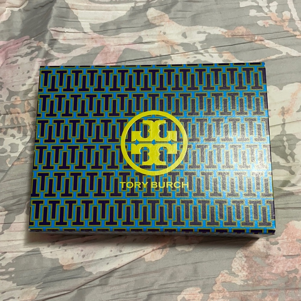 Tory Burch logo box